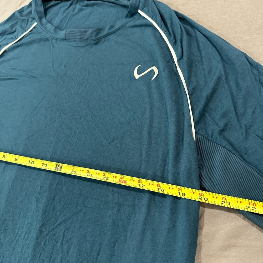 Stylish Blue and Teal T-Shirts - Picture 3 of 6
